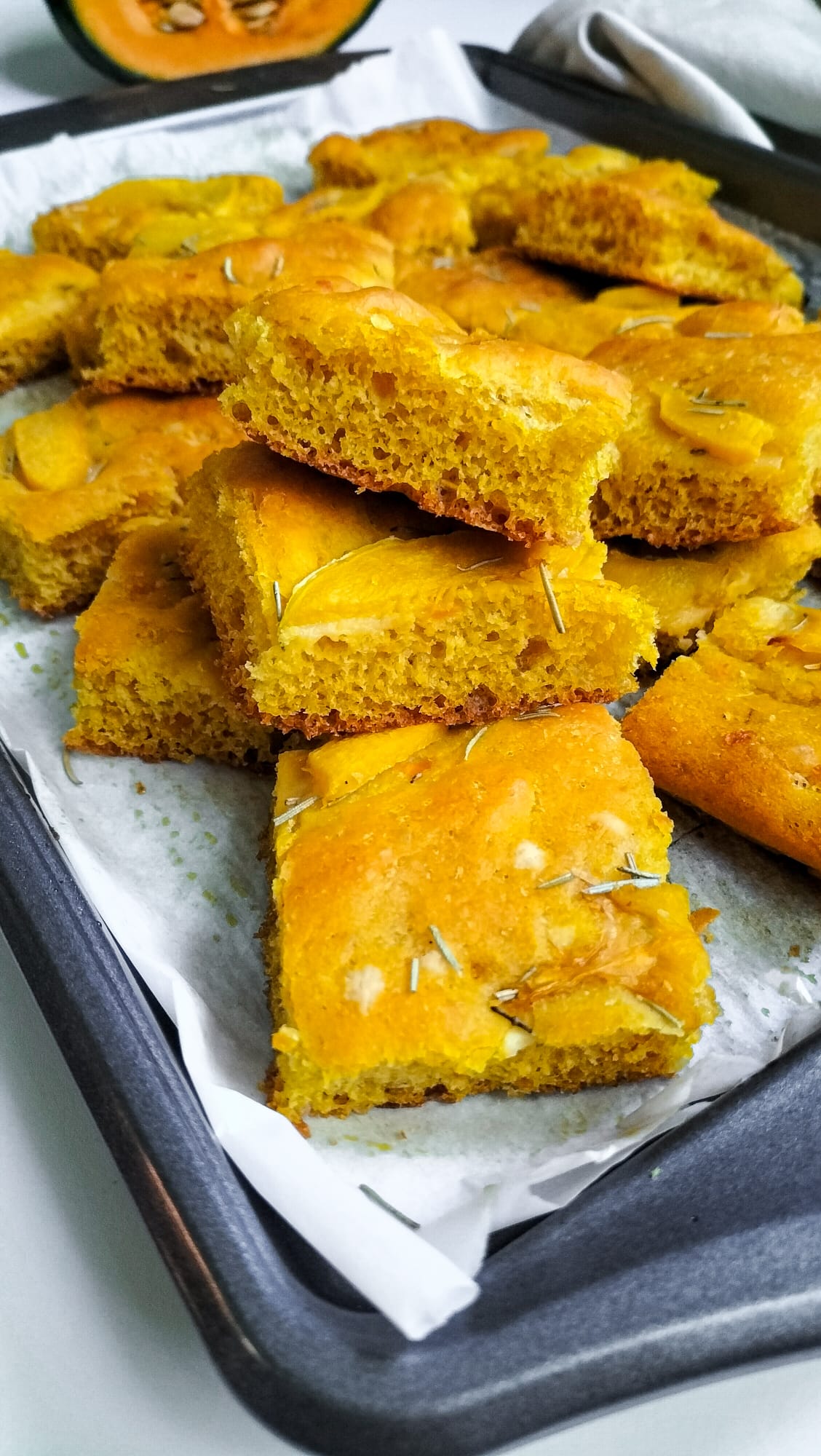 FOCACCIA ALLA ZUCCA e rosmarino